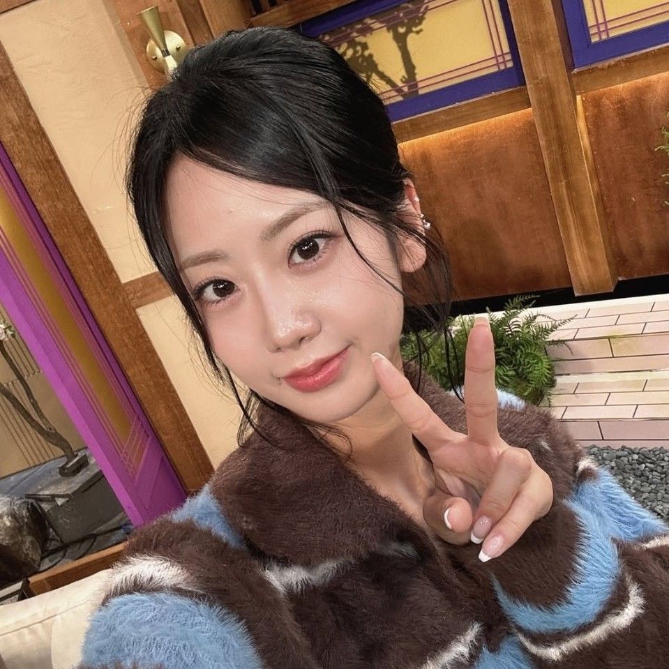 Recent activity shot of Kang Hyeyeon