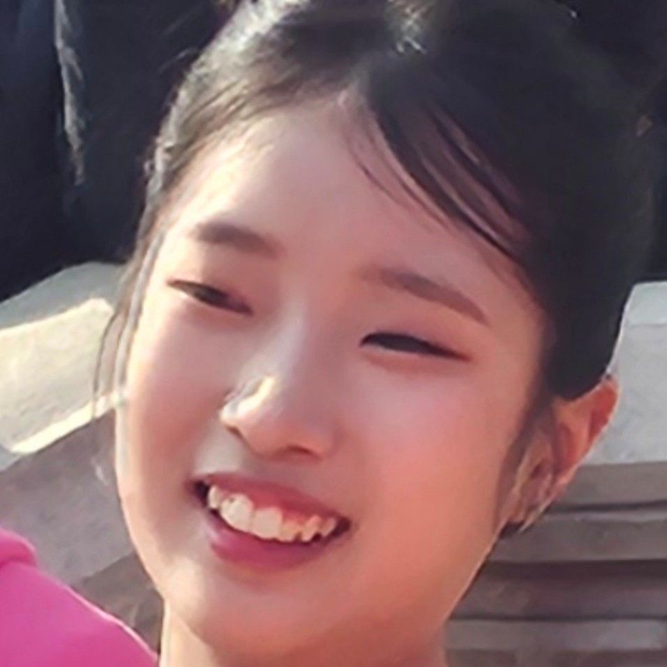 Behind-the-scenes cut of Bin Yeseo