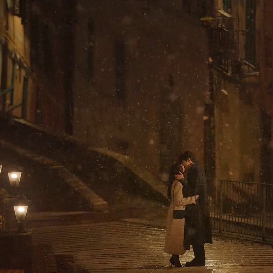 Behind-the-scenes cut of Kim Seonho