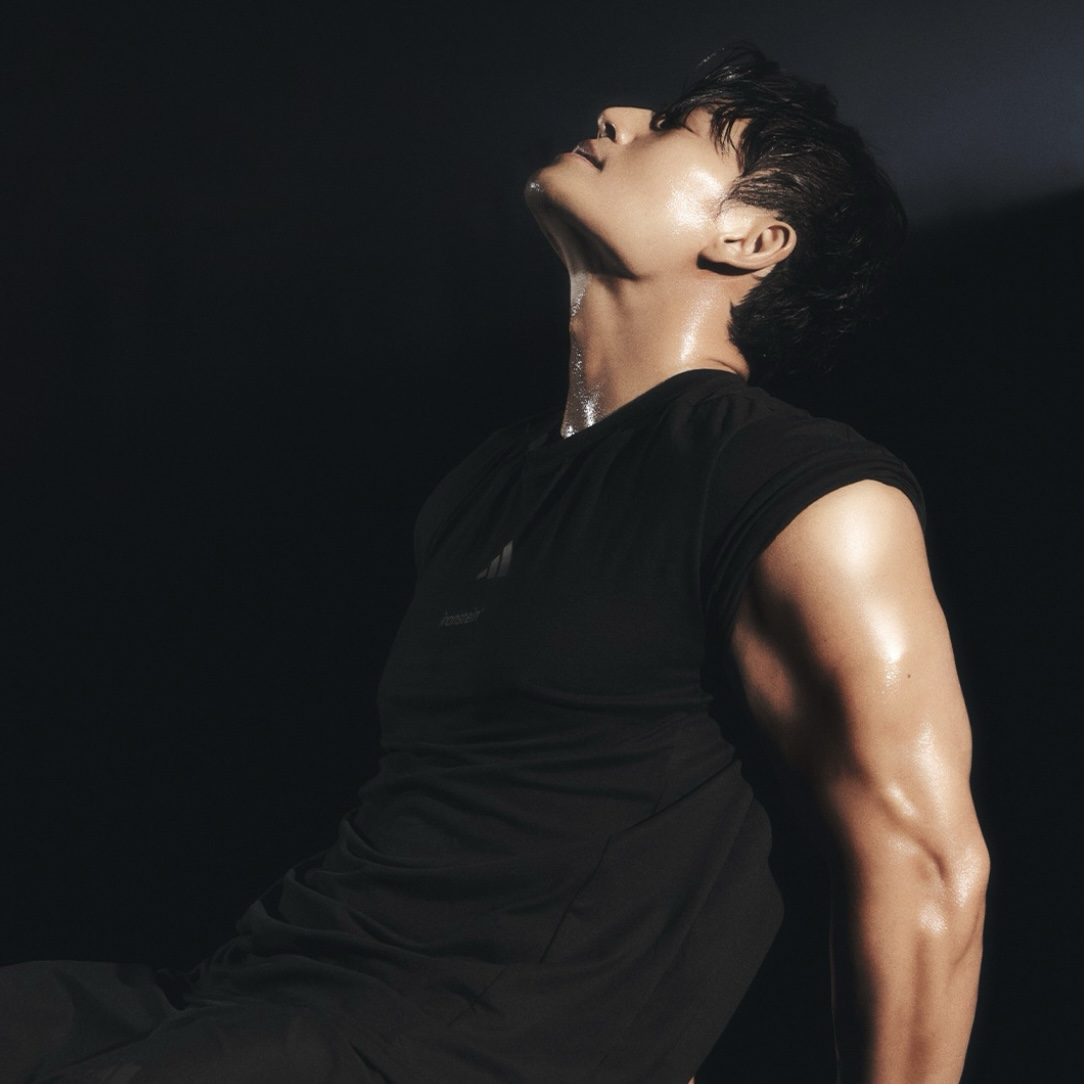 キム・ジョングクの最近の活動ショット