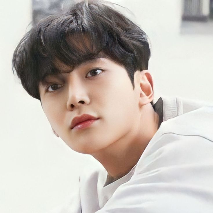 로운의 최신 사진