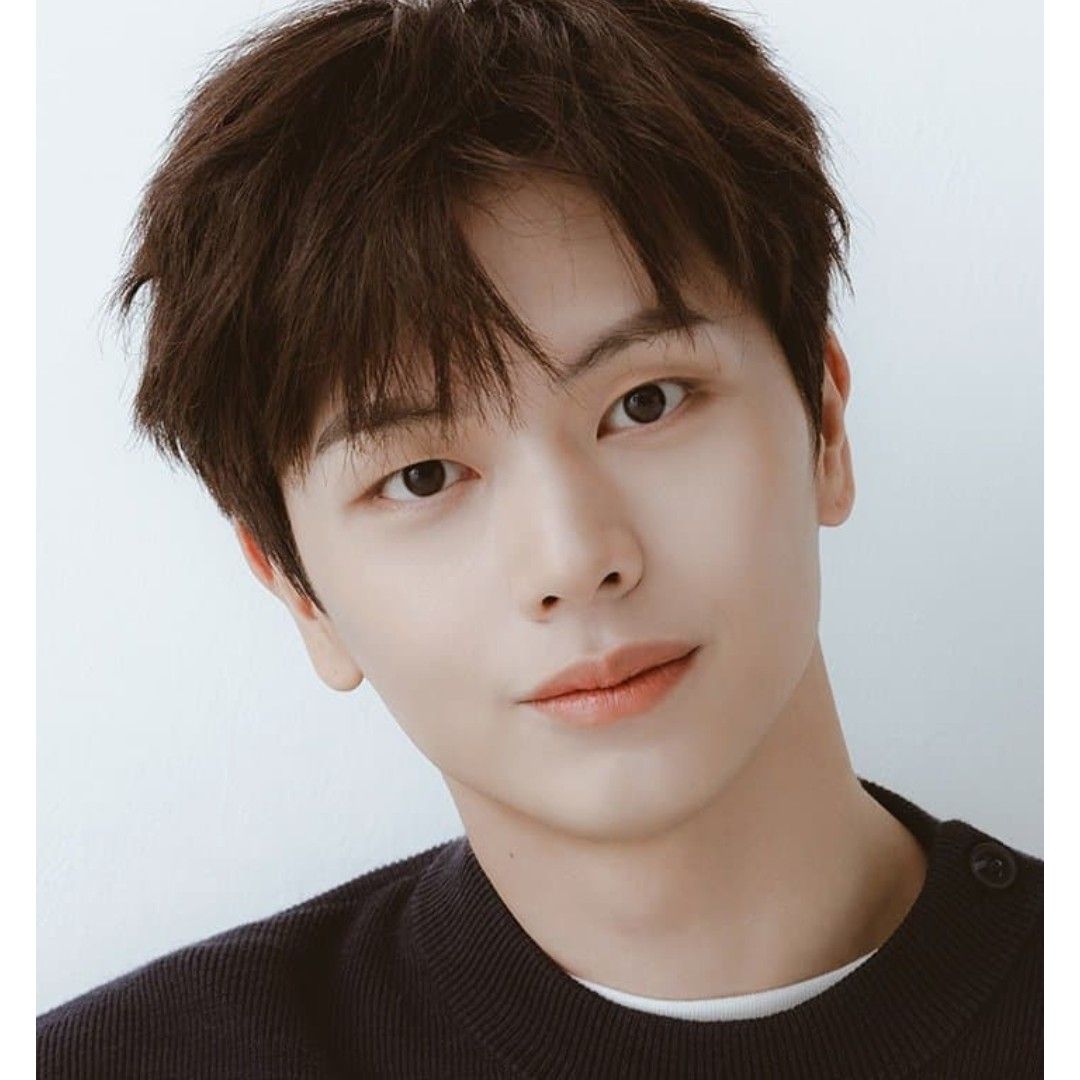 Recent activity shot of Yook Sungjae