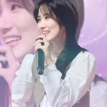 김혜윤 최근 활동샷