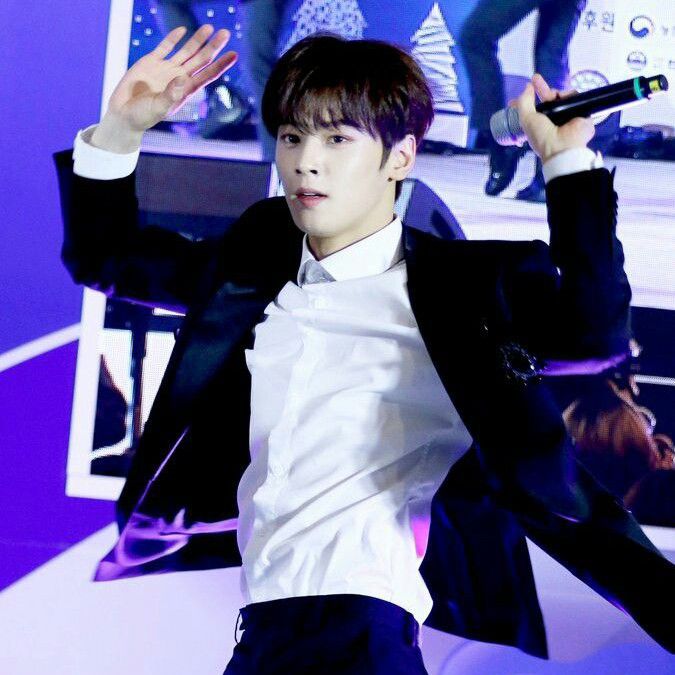 Momen yang diabadikan oleh penggemar Cha Eunwoo