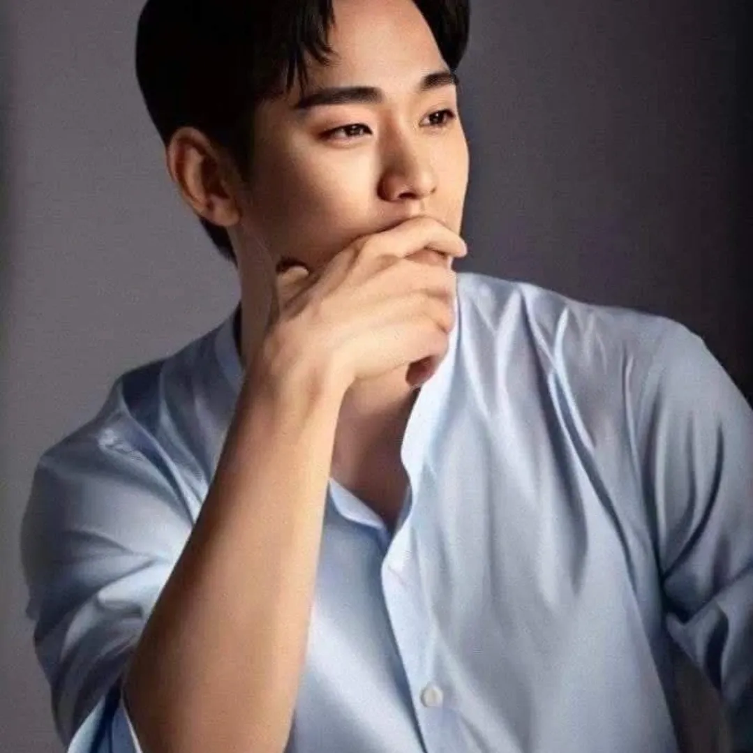 Recent activity shot of Kim Soohyun