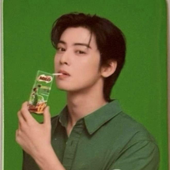 Latest photo of Cha Eunwoo