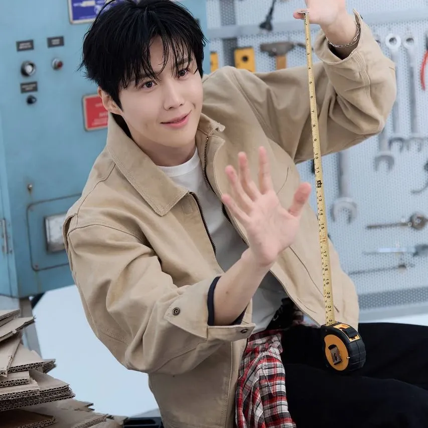 Behind-the-scenes cut of Kim Seonho