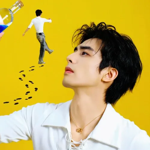 Behind-the-scenes cut of Song WeiLong
