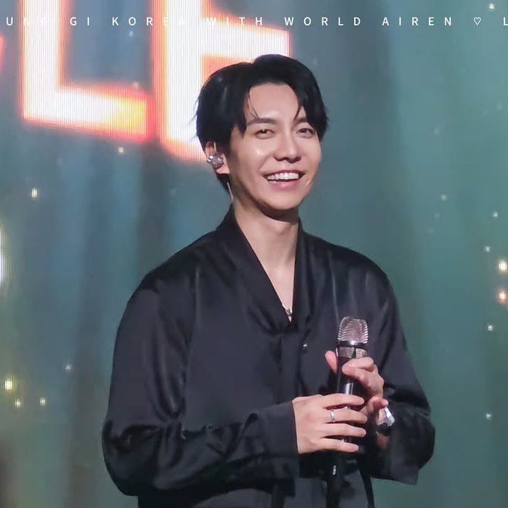 Recent activity shot of Lee Seunggi