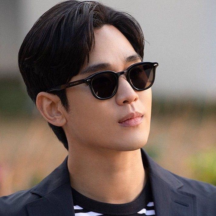 Feed komunitas selebriti terpopuler hari ini