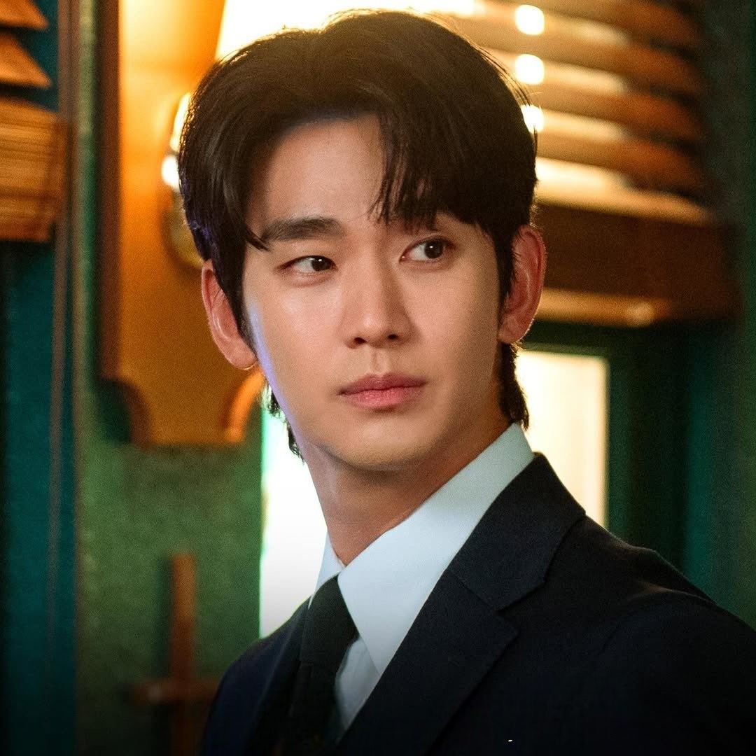 Recent activity shot of Kim Soohyun