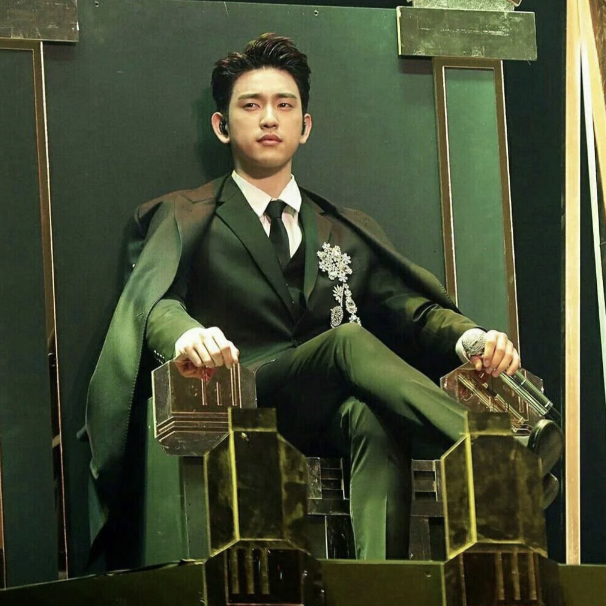 パク・ジニョンの最近の活動ショット