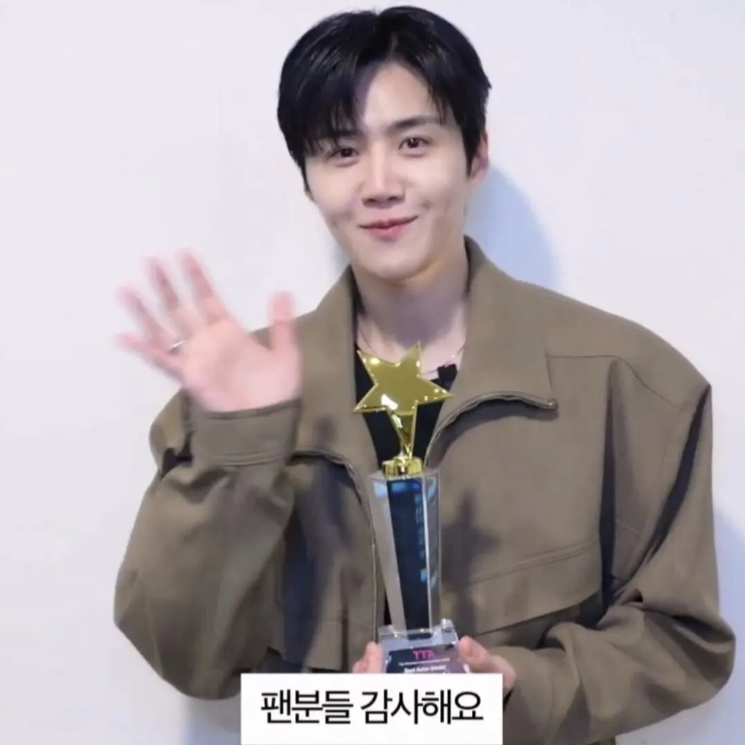 Behind-the-scenes cut of Kim Seonho