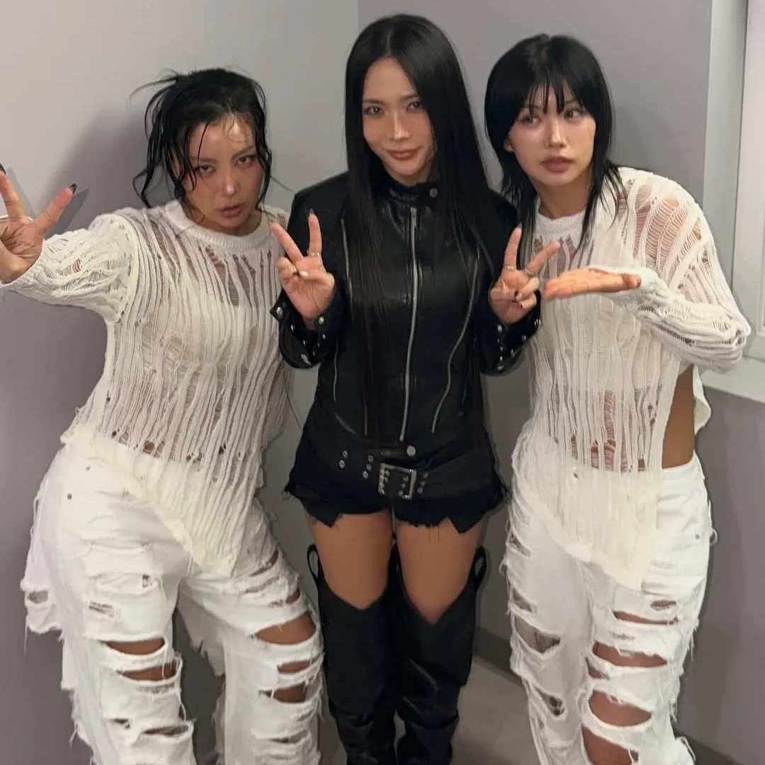 Behind-the-scenes cut of Aiki