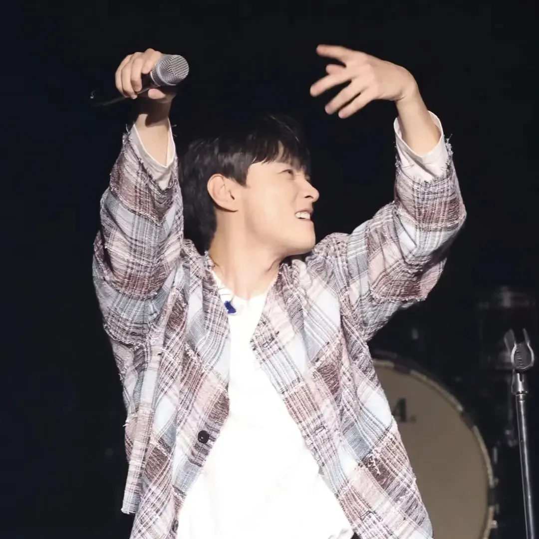 Behind-the-scenes cut of Min Kyunghoon