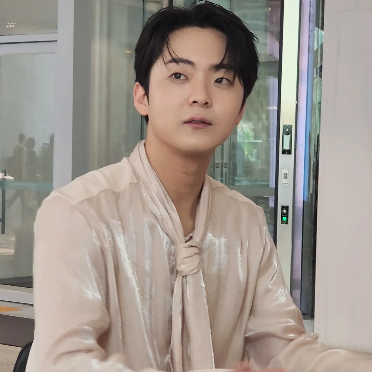 Behind-the-scenes cut of Park Minsu