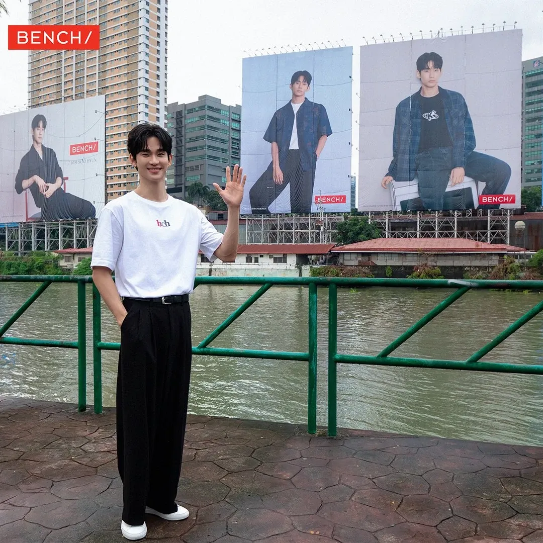 A moment captured by a fan of Kim Soohyun