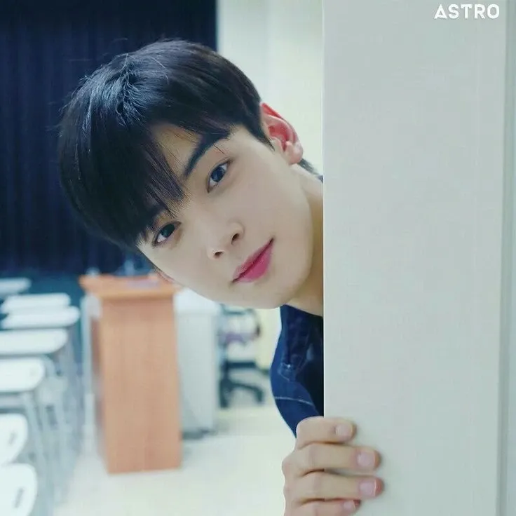 Latest photo of Cha Eunwoo