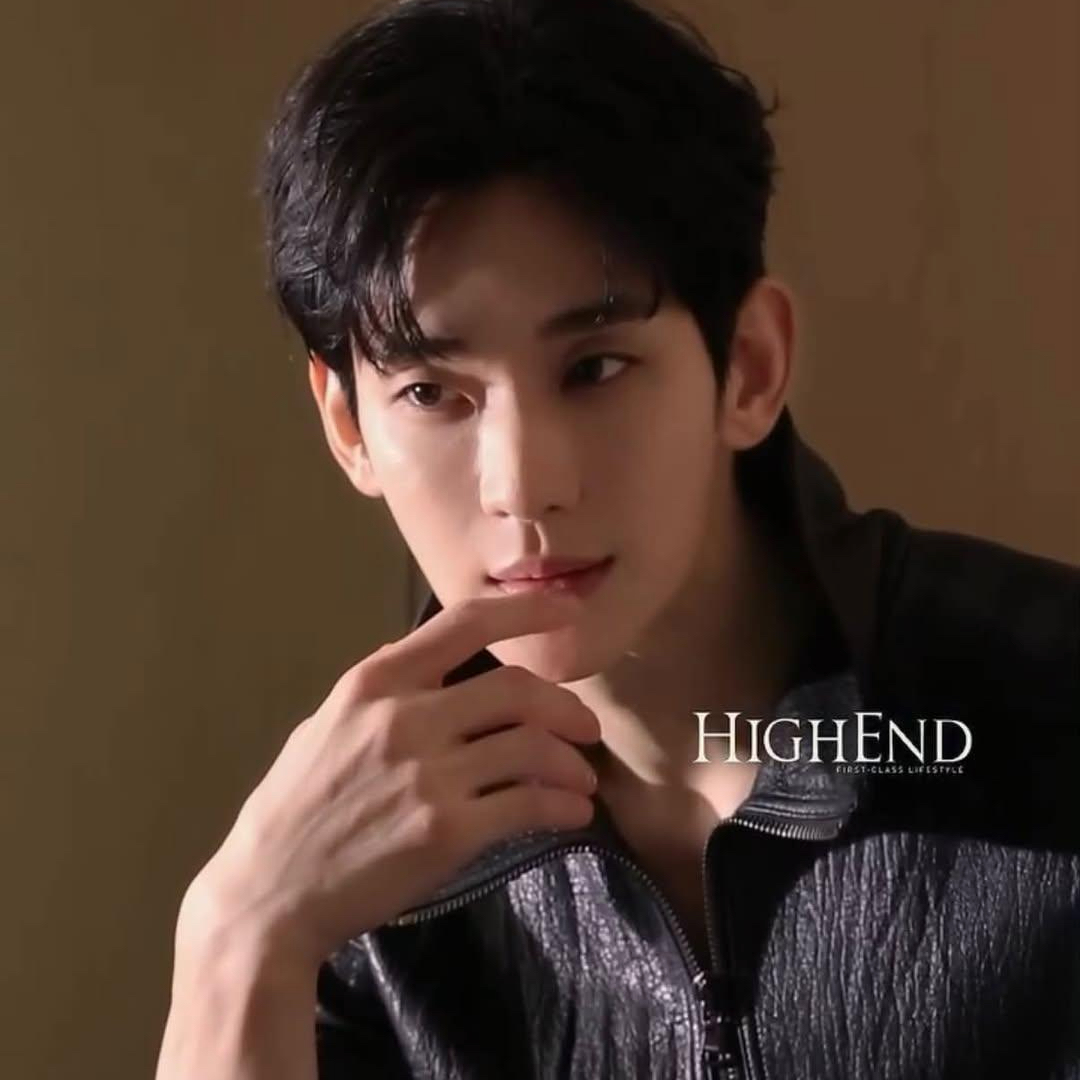 Recent activity shot of Kim Soohyun