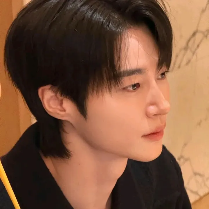 A moment captured by a fan of Byeon Wooseok