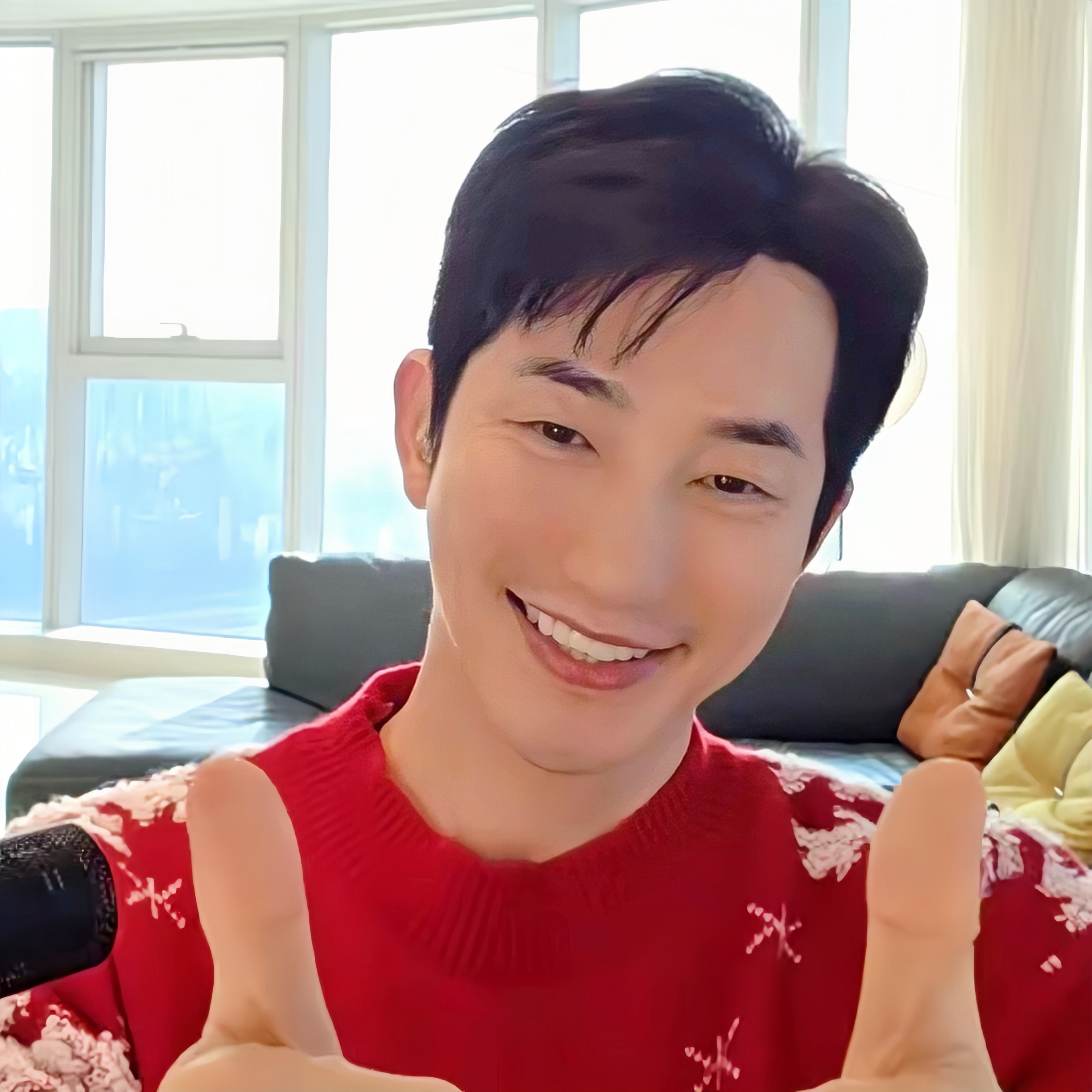 Behind-the-scenes cut of Park Sihoo