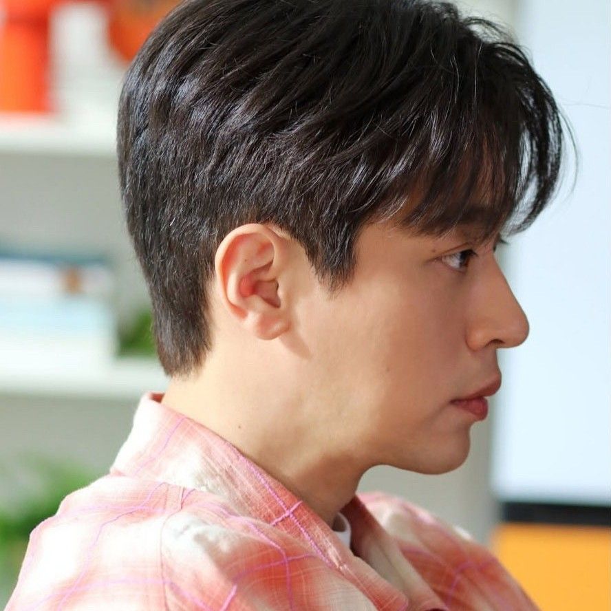 Behind-the-scenes cut of Park Jeongmin