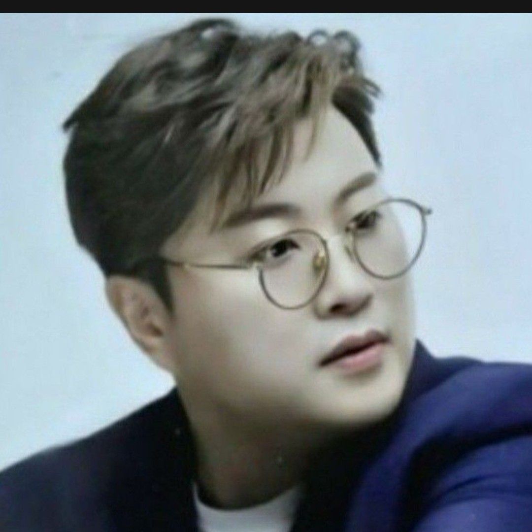 粉丝拍下的金浩中瞬间