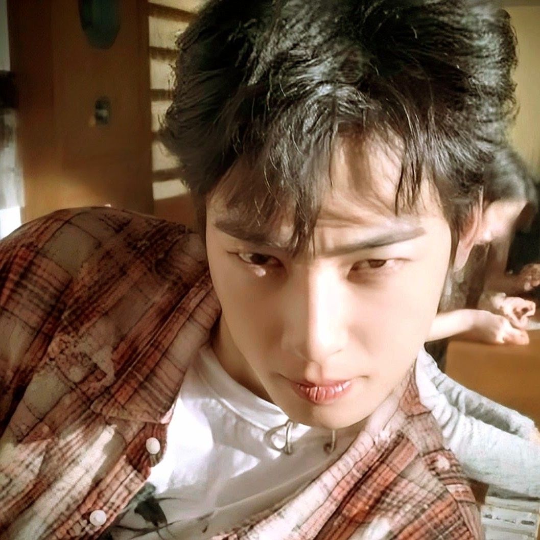 Recent activity shot of Cha Eunwoo