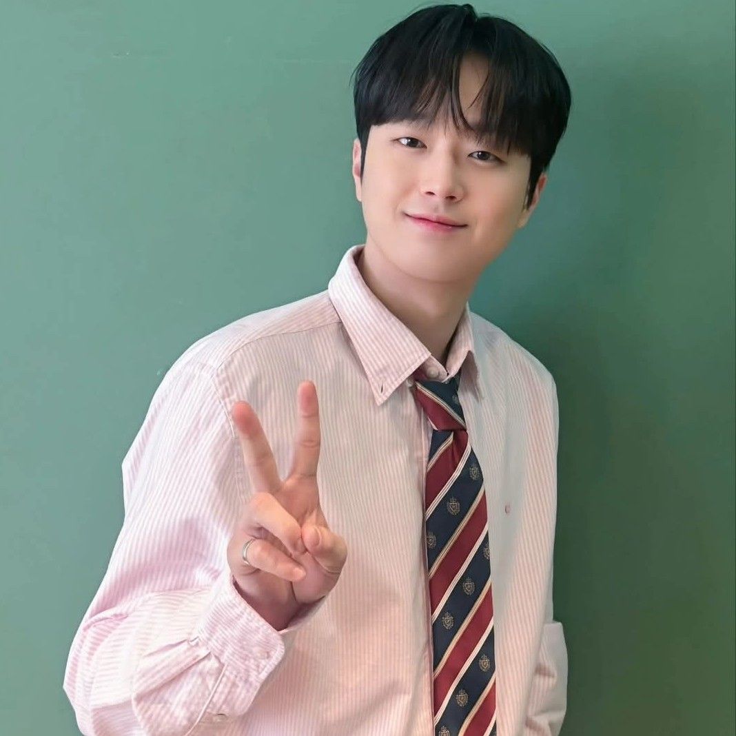 Foto terbaru dari Lee Chanwon