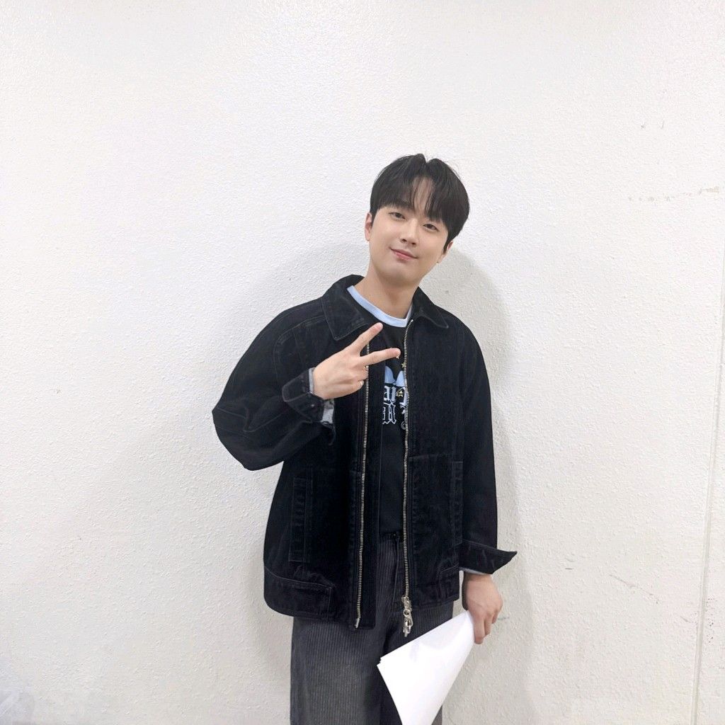 이찬원 최근 활동샷