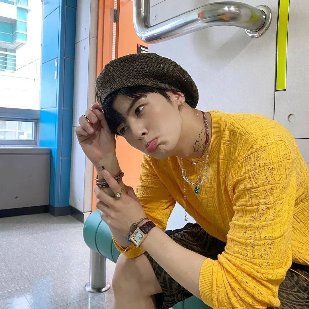 A moment captured by a fan of Cha Eunwoo