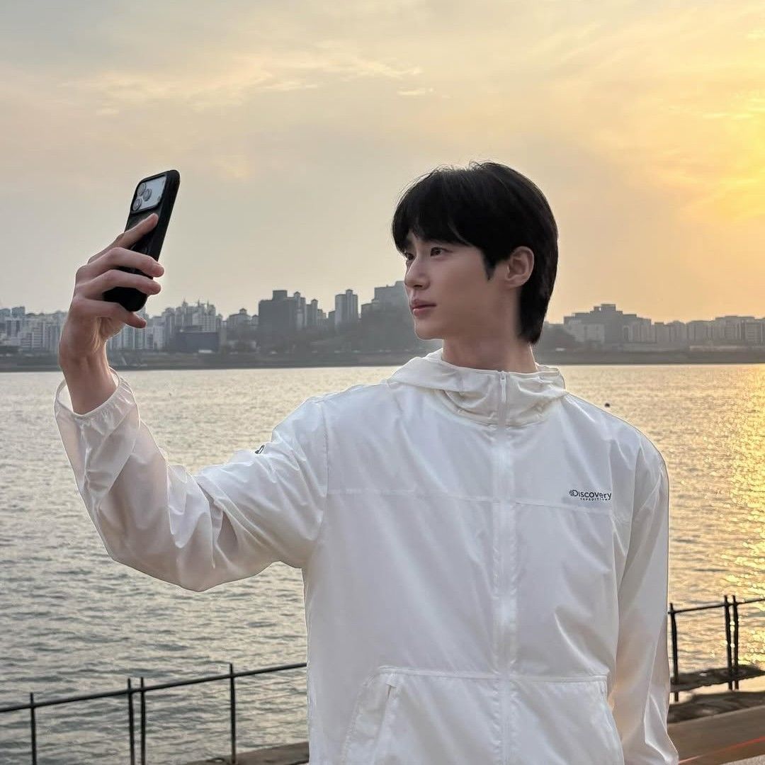 Latest photo of Byeon Wooseok