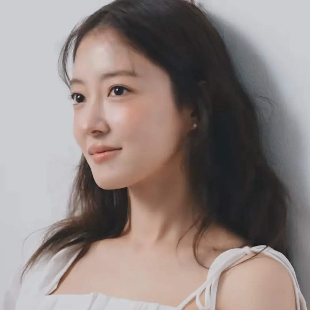 Recent activity shot of Lee Seyoung