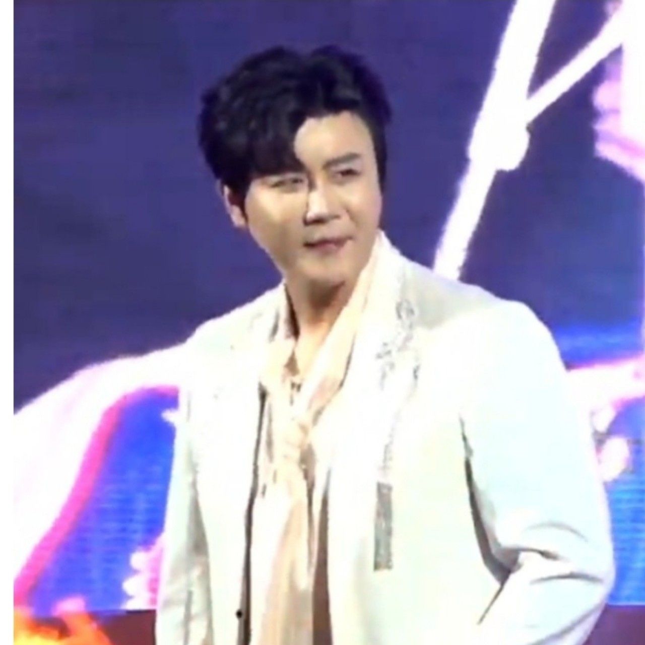 粉丝拍下的晋海成瞬间