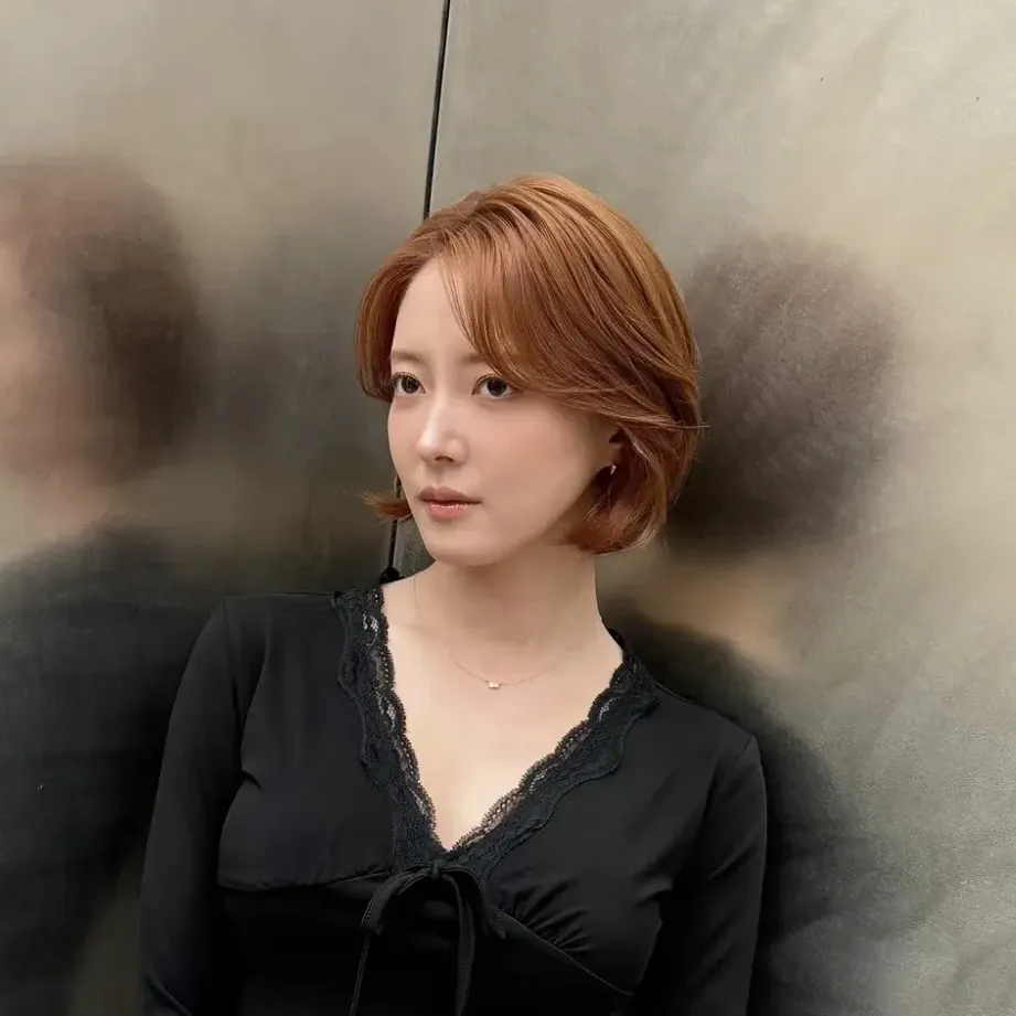 Behind-the-scenes cut of Lee Seyoung