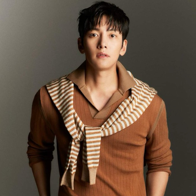 Behind-the-scenes cut of Ji Changwook
