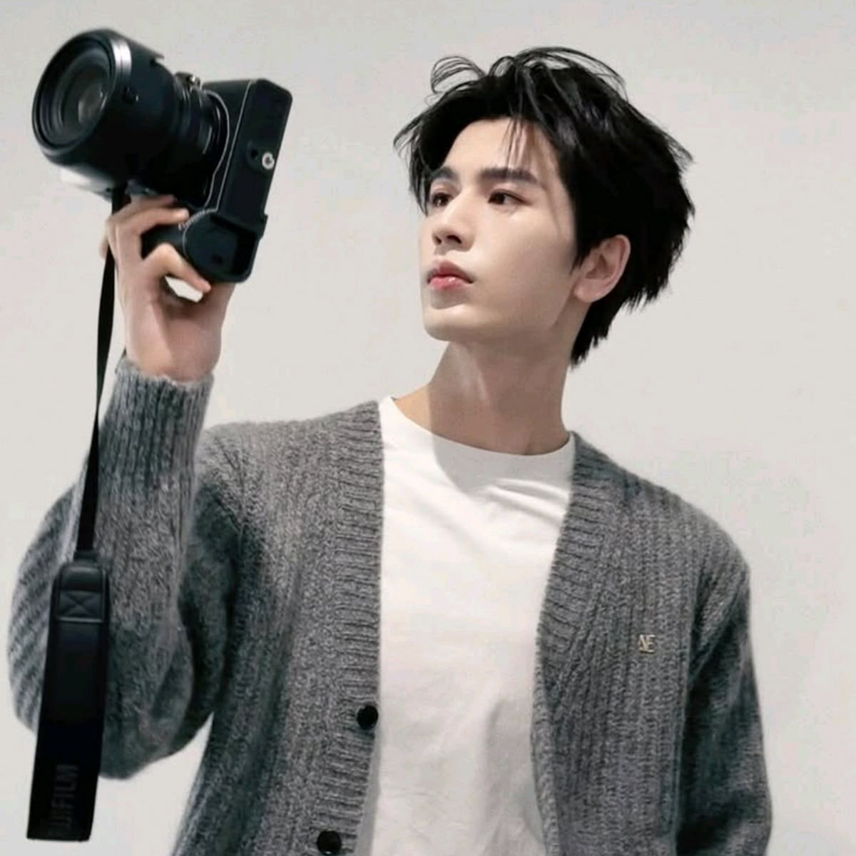 Behind-the-scenes cut of Zhang Linghe