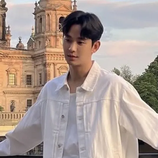 Latest photo of Kim Soohyun