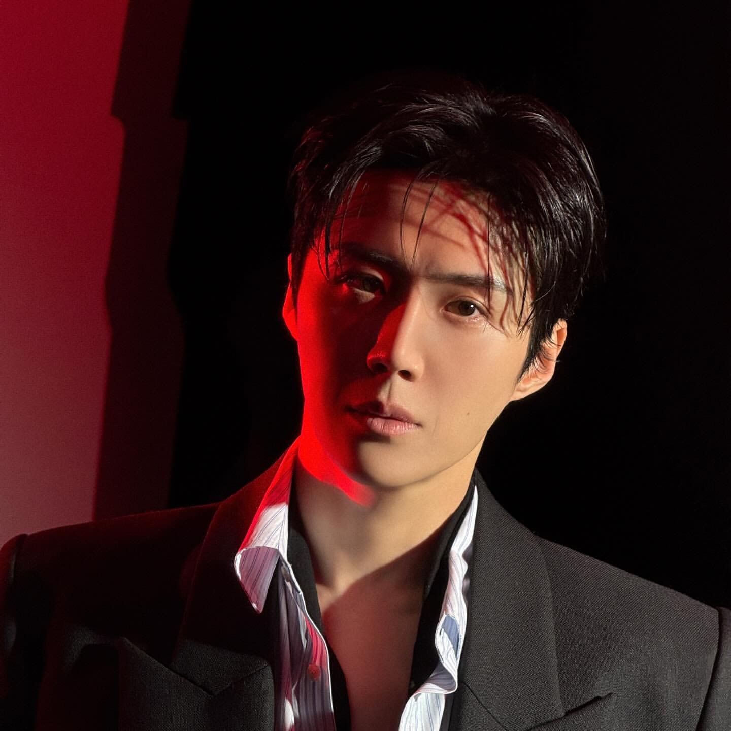 粉丝拍下的金宣虎瞬间