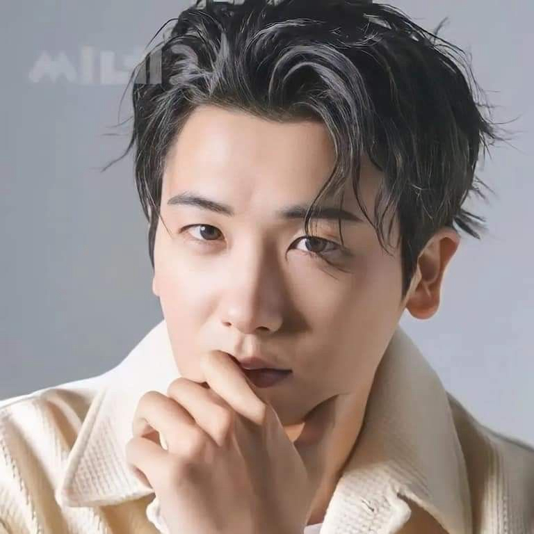 Latest photo of Park Hyungsik