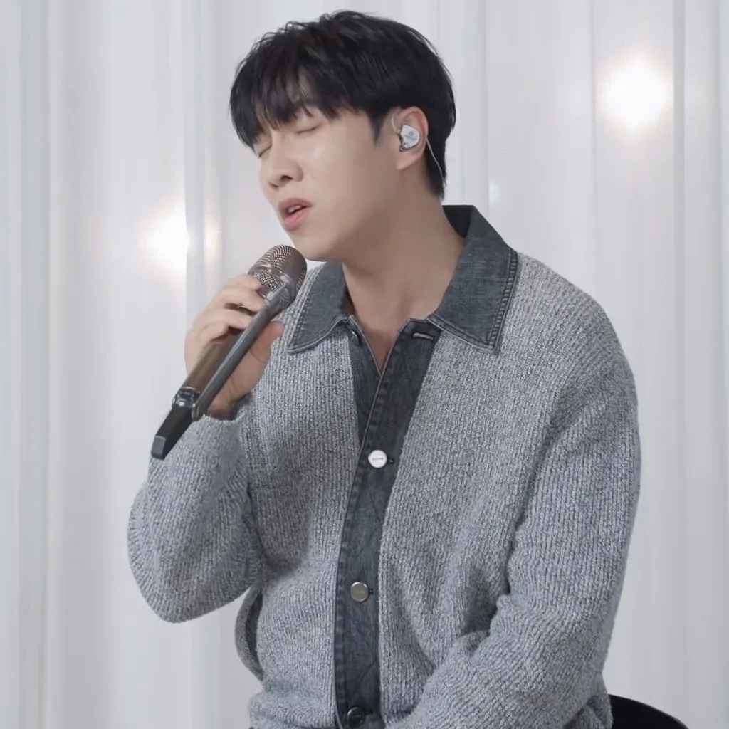 Behind-the-scenes cut of Lee Seunggi