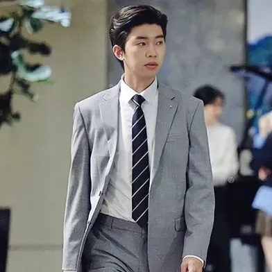 Cuplikan di balik layar dari Lim Youngwoong