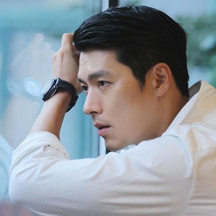Behind-the-scenes cut of Hyun Bin