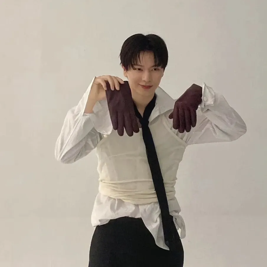 Behind-the-scenes cut of Yook Sungjae