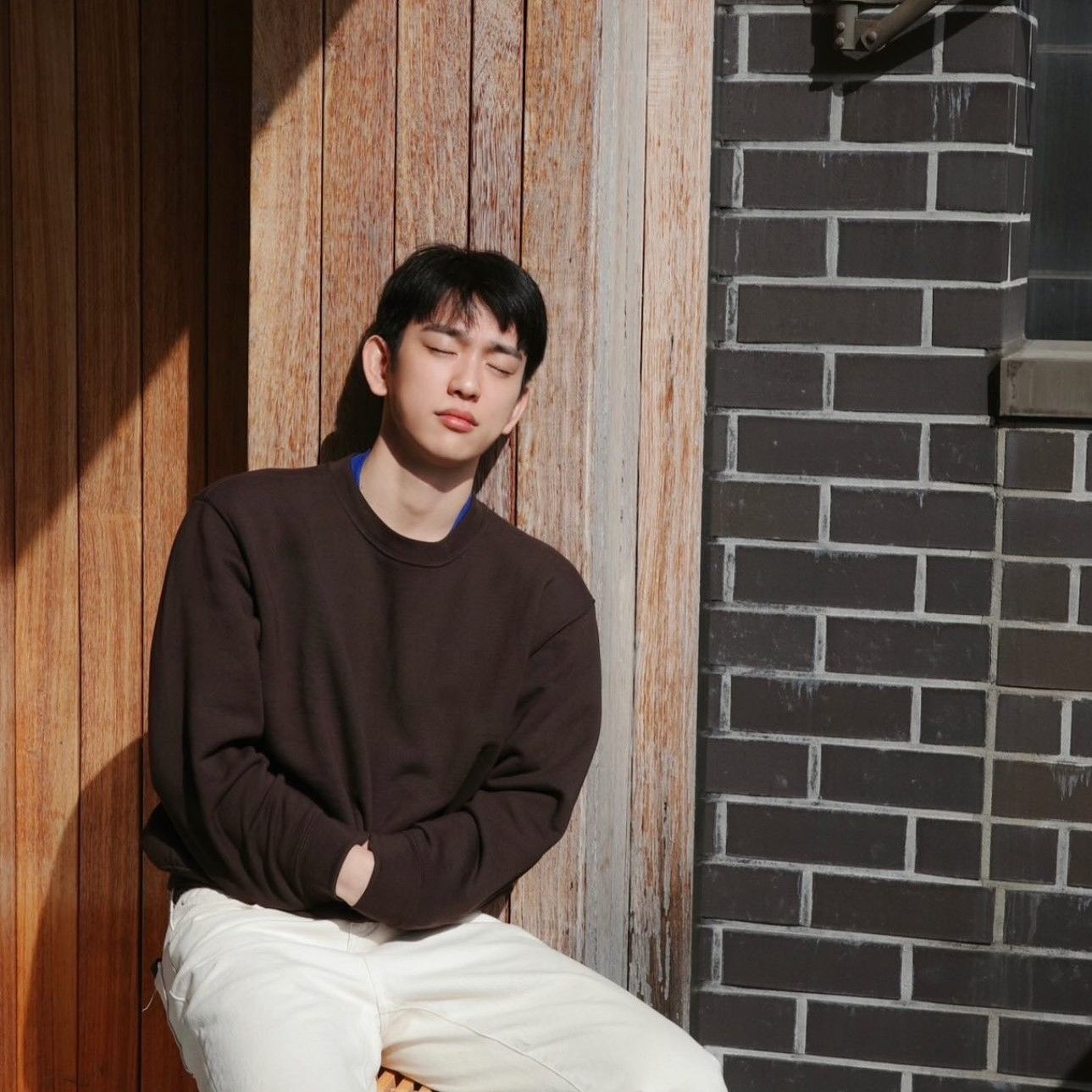 Recent activity shot of Park Jinyoung