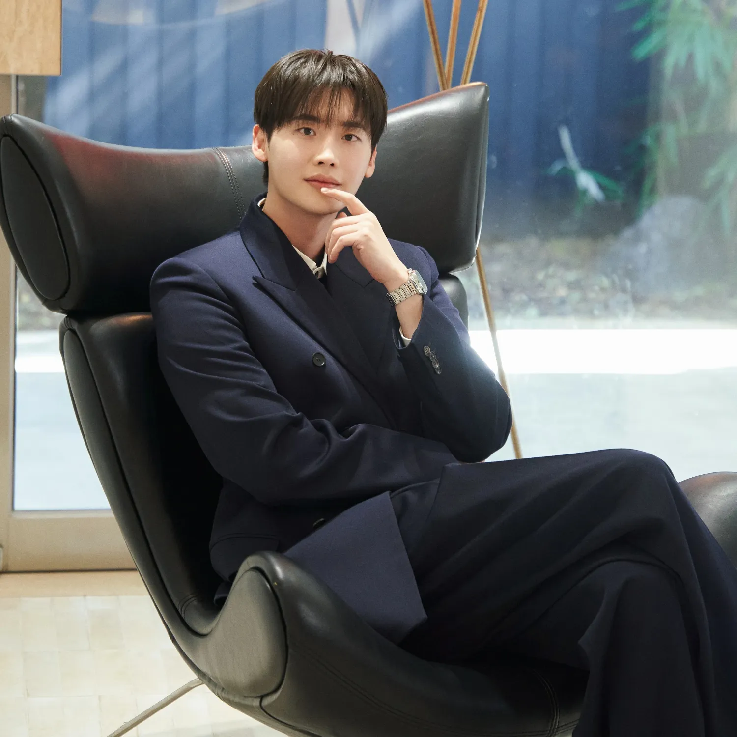 A moment captured by a fan of Lee Jongsuk