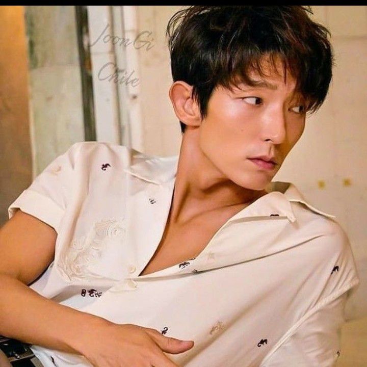 Behind-the-scenes cut of Lee Joongi
