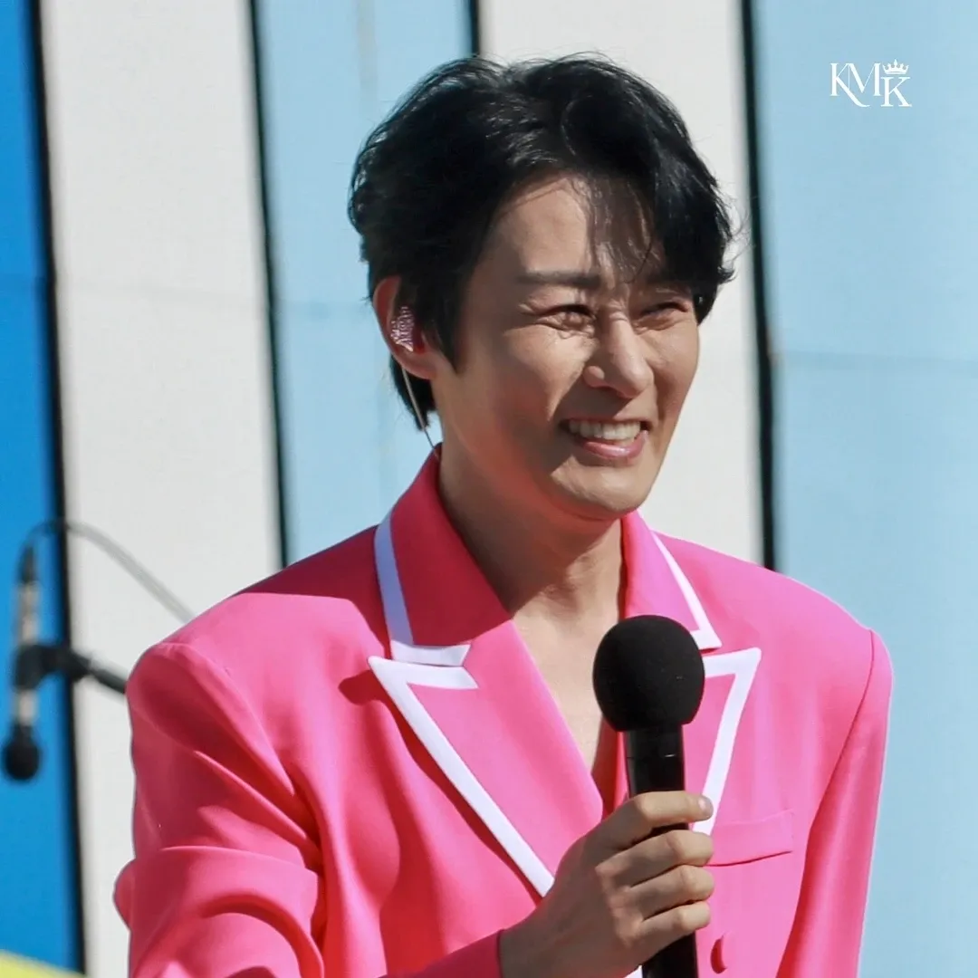 Behind-the-scenes cut of Kang Moonkyung