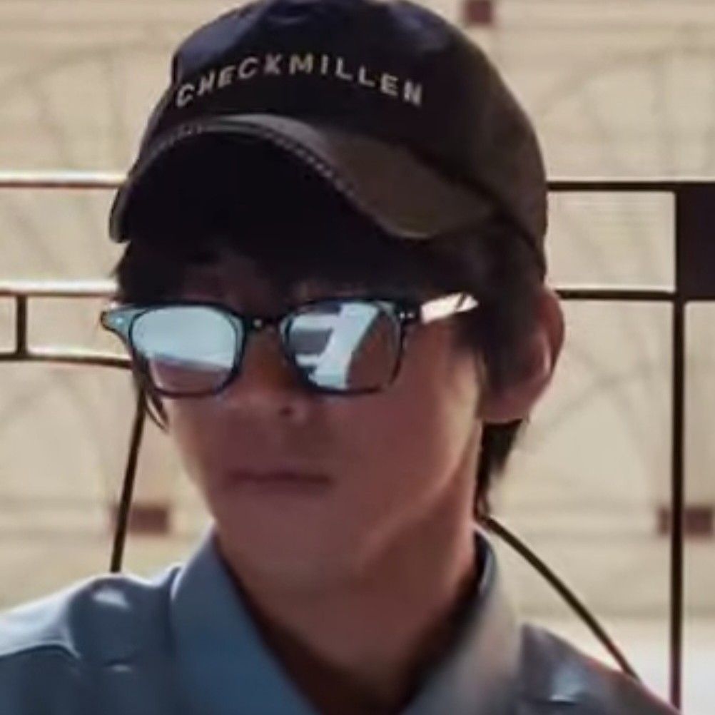 Behind-the-scenes cut of Lee Seungyoon