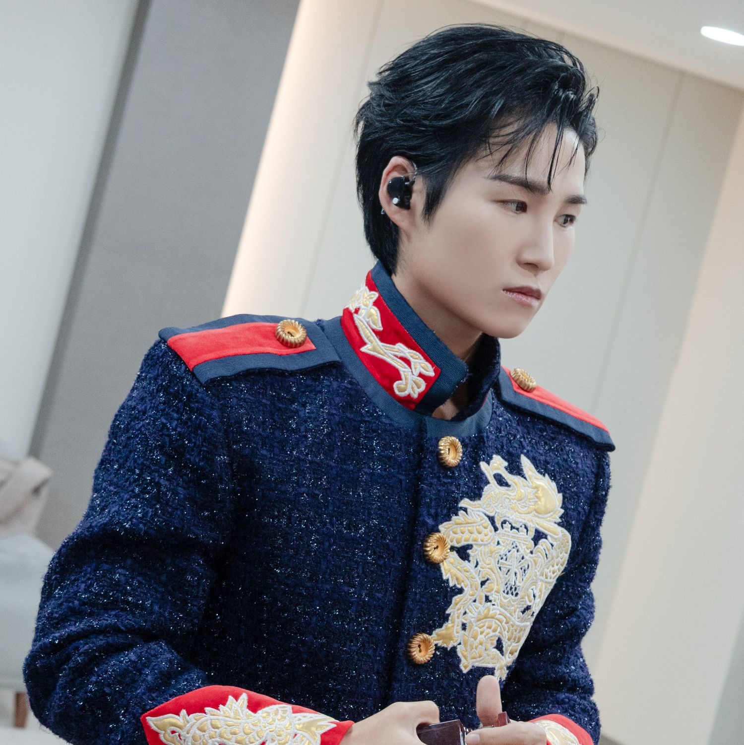 김희재의 비하인드 컷